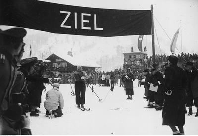 Kalle Jalkanen går i mål vid Garmisch-Partenkirchen 1936